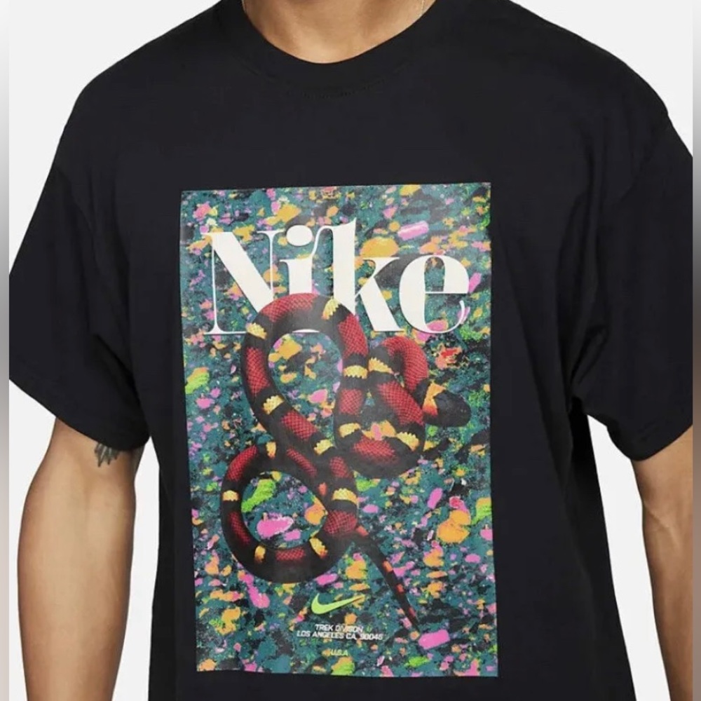 NWT Nike Sportswear Max 90 Men's Large Snake Graphic T-Shirt Black Large